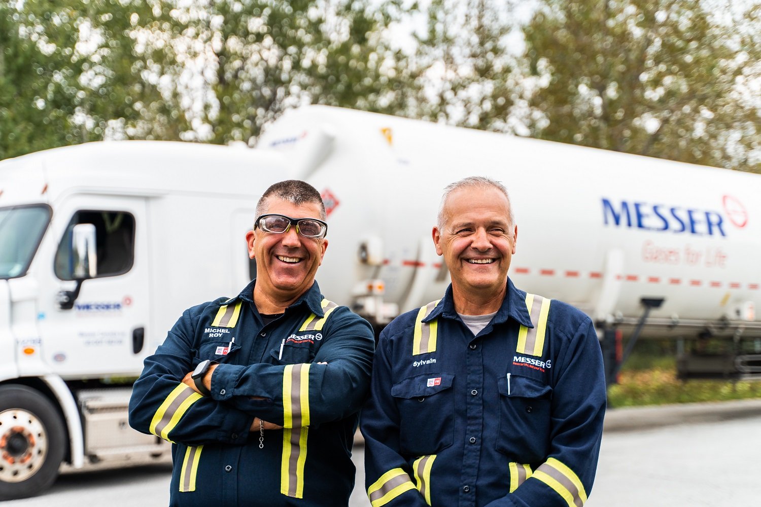 2 Drivers in front of a Messer Tank Truck