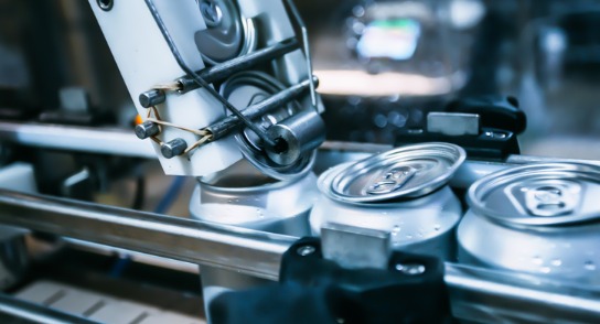 the-conveyor-belt-of-beer-cans-the-process-of-pouring-an-alcoholic-picture-id1287421285 (9) undercover gassing